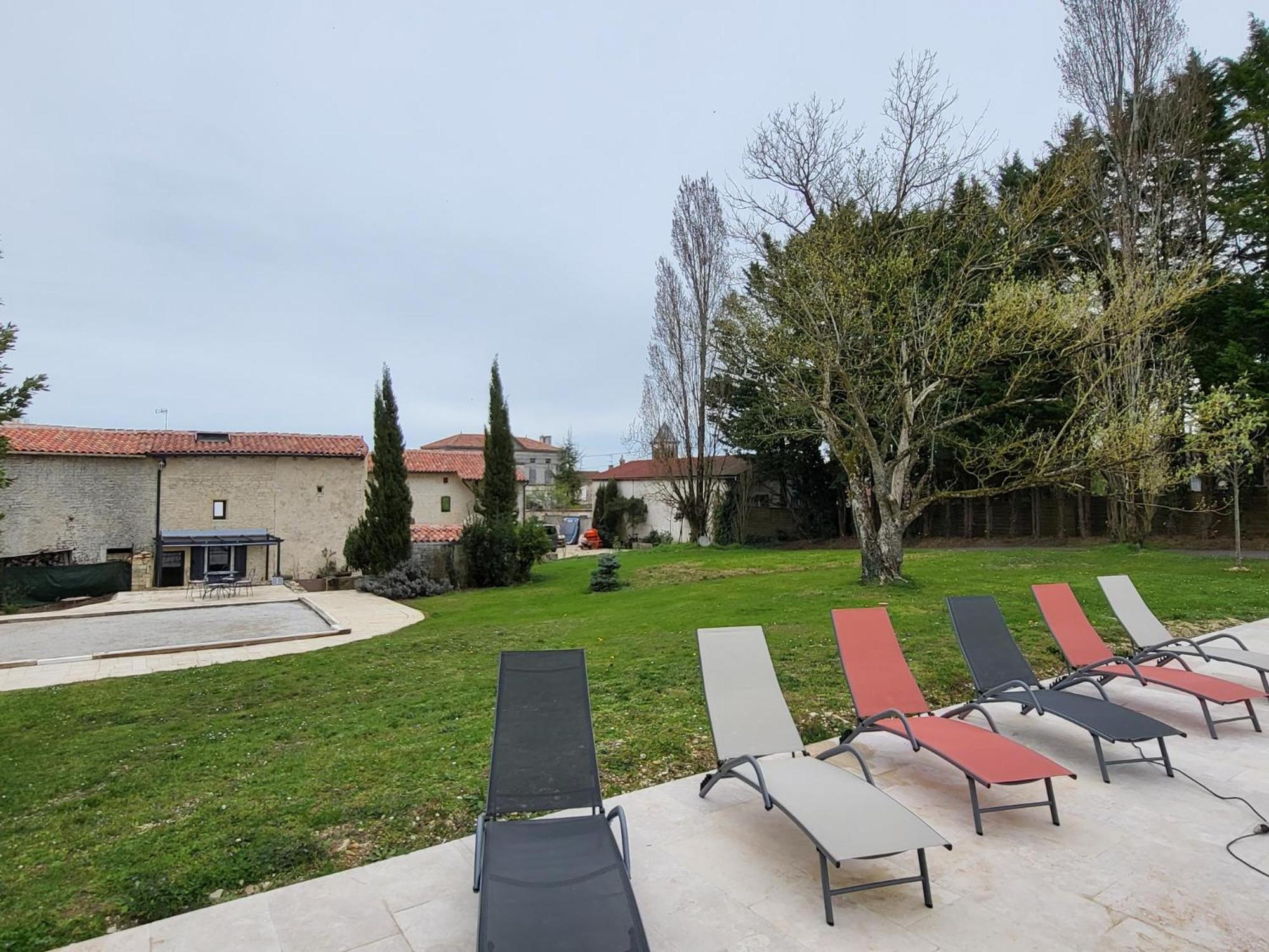 Au Clos Des Dely - Chambre D Hotes "Reference" Climatisee Mareuil  Exterior foto