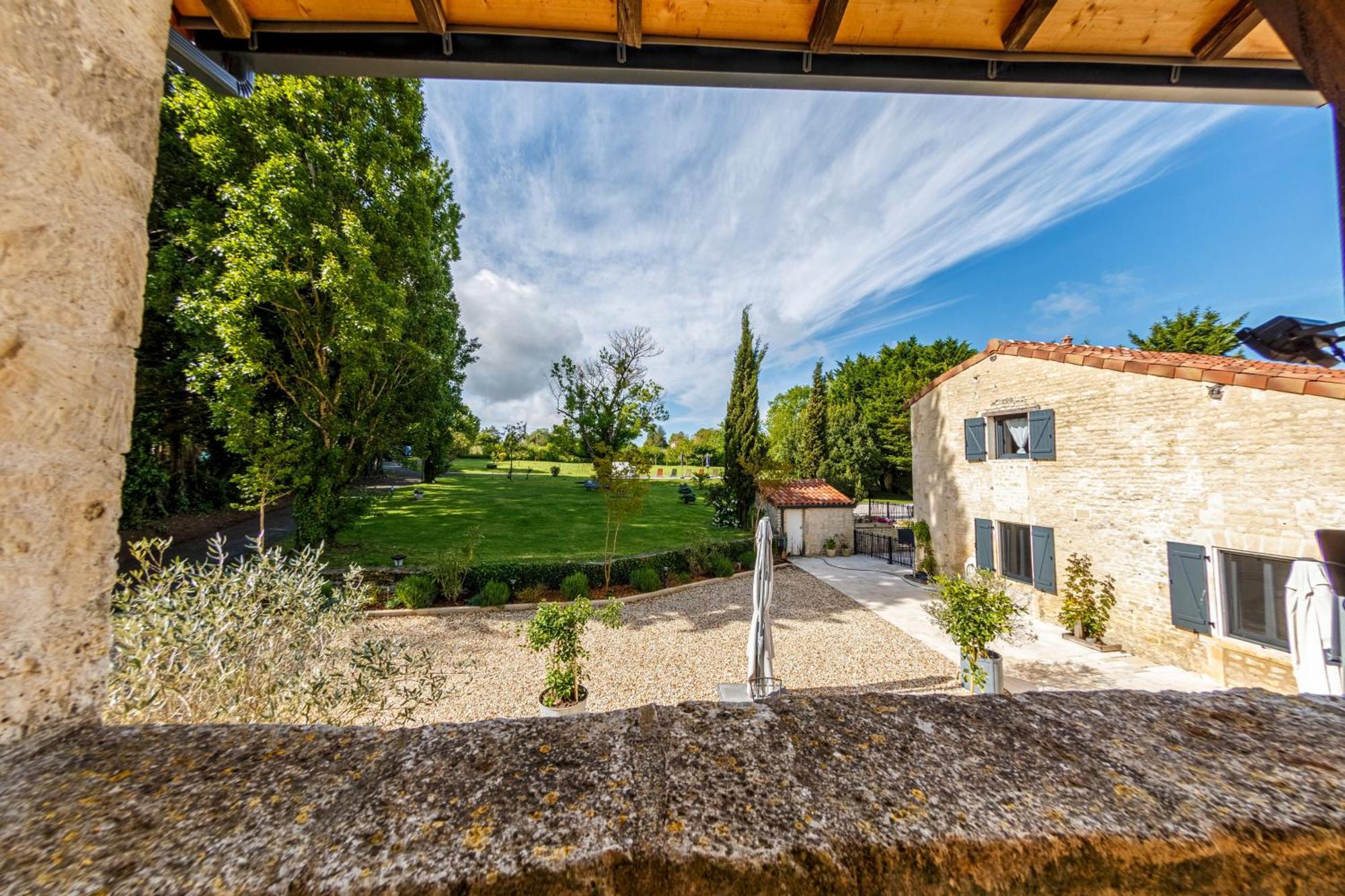 Au Clos Des Dely - Chambre D Hotes "Reference" Climatisee Mareuil  Exterior foto